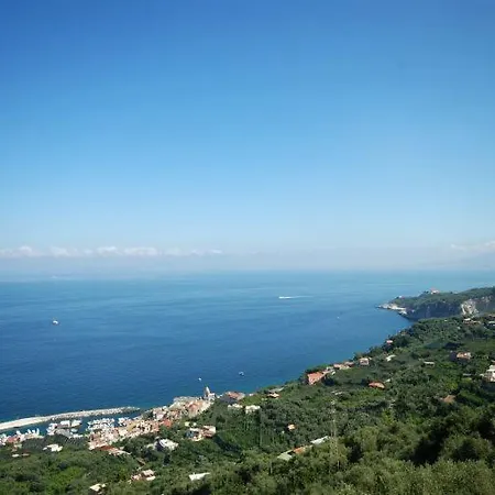 Sorrento Sleeps 5 Air Con Wifi